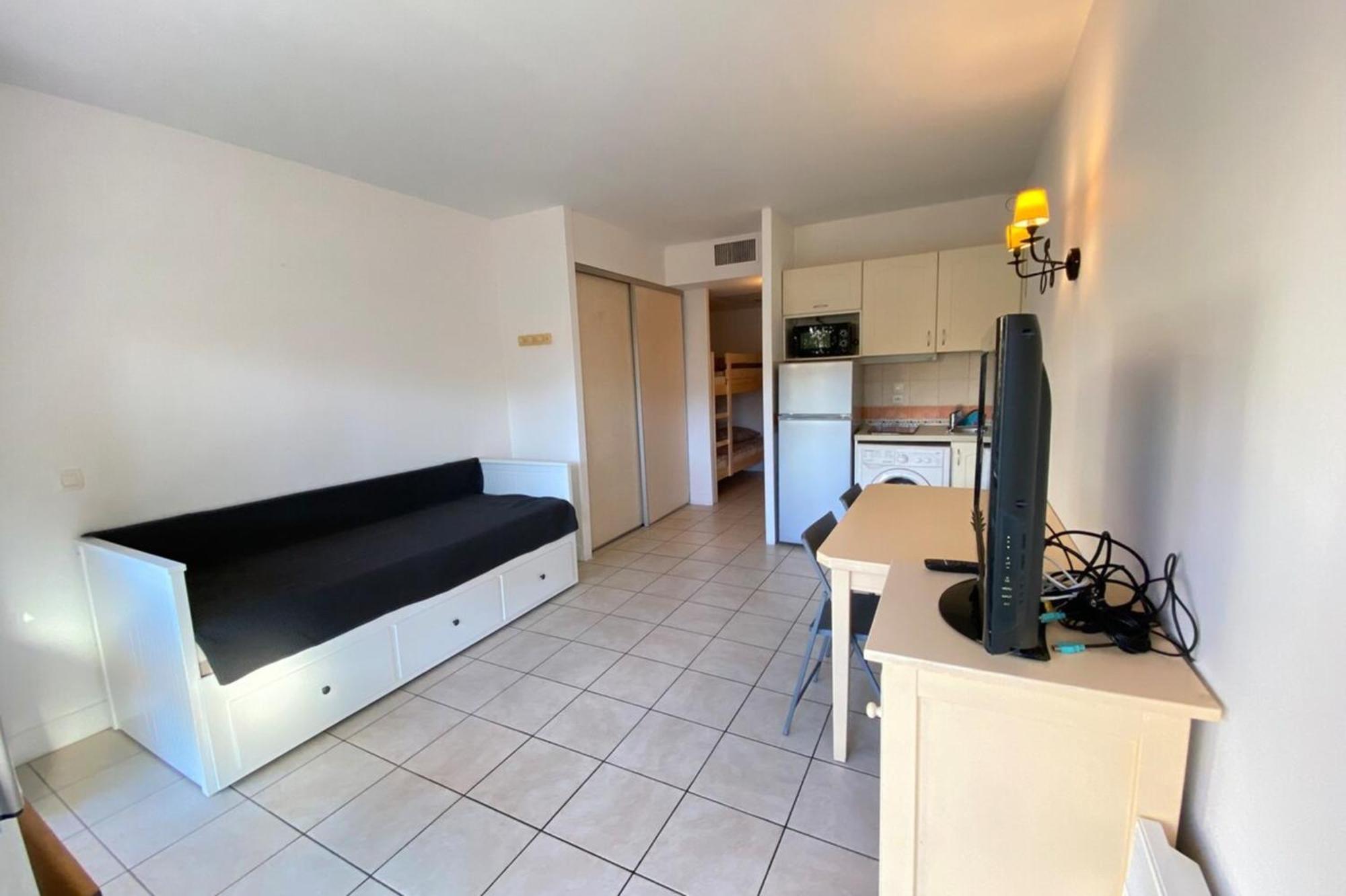 06U - Beautiful Studio In Residence - Swimming Pool And Tennis Court Saint-Laurent-du-Var Eksteriør bilde