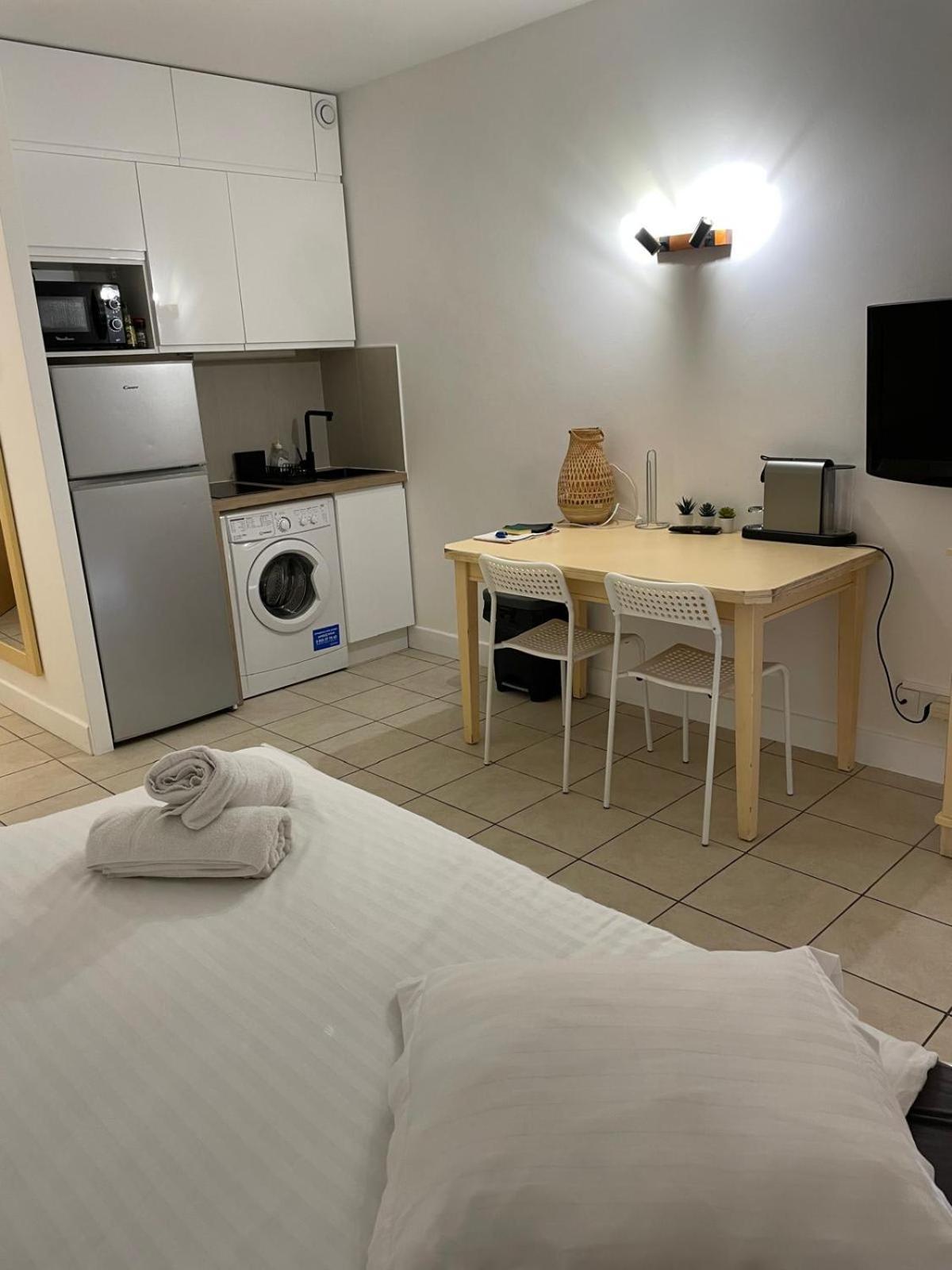 06U - Beautiful Studio In Residence - Swimming Pool And Tennis Court Saint-Laurent-du-Var Eksteriør bilde